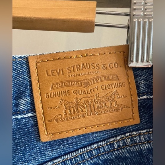 REVOLVE- Levi’s Wedgie- Size 30- Like New - Picture 12 of 14